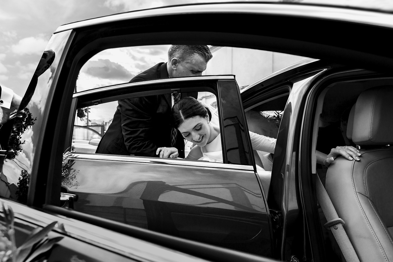 car-wedding